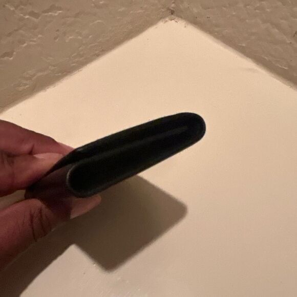 Givenchy Bifold Key Holder Case Black Leather Gold Key Slots Luxury Professional - Picture 4 of 13